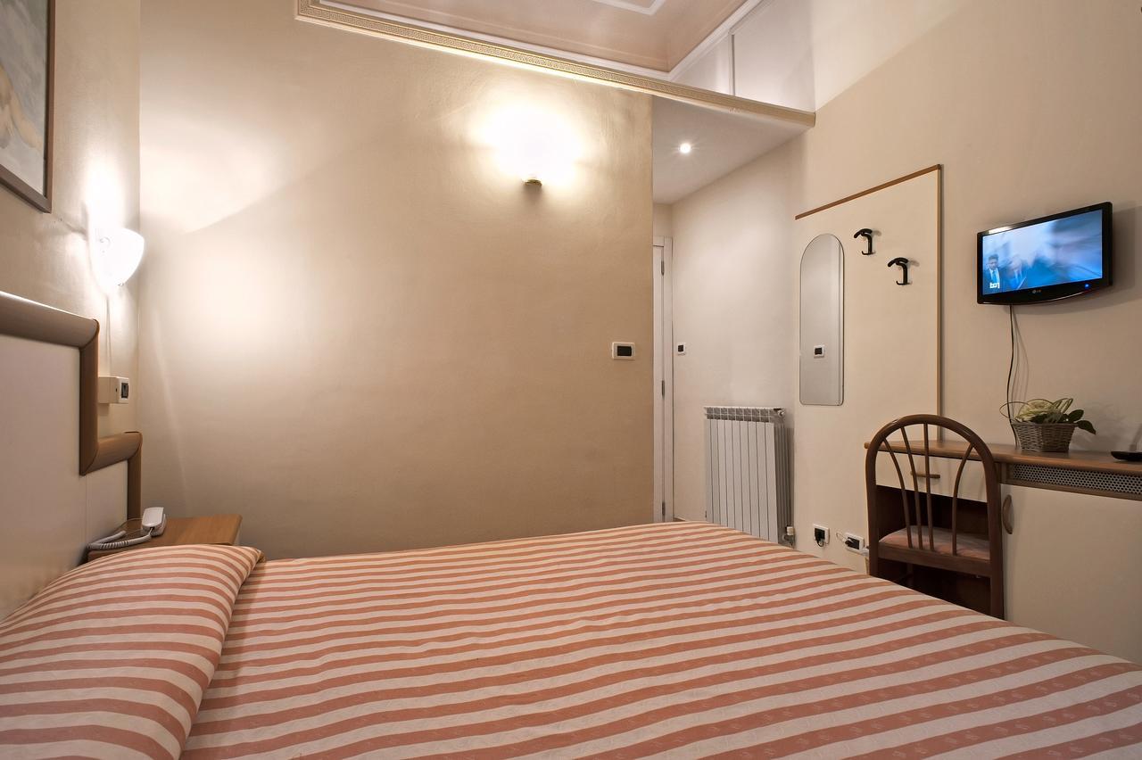 Via Marsaglia Rooms Sanremo Eksteriør billede